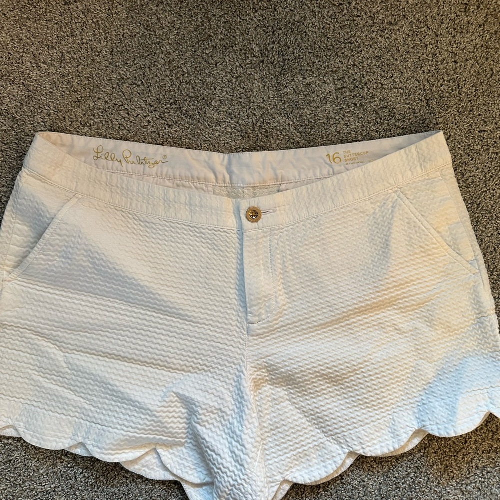 Lilly Pulitzer White Quilted Scallop-Hem Women's Shorts